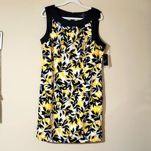 Ronni Nicole Women dress .